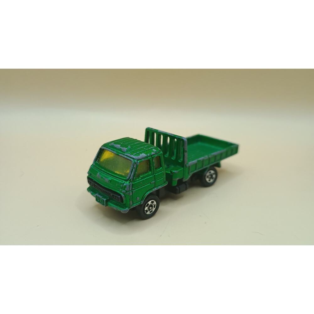 Vintage TOMICA 80 NISSAN DIESEL CONDOR CRANE CARGO TRUCK 1/104